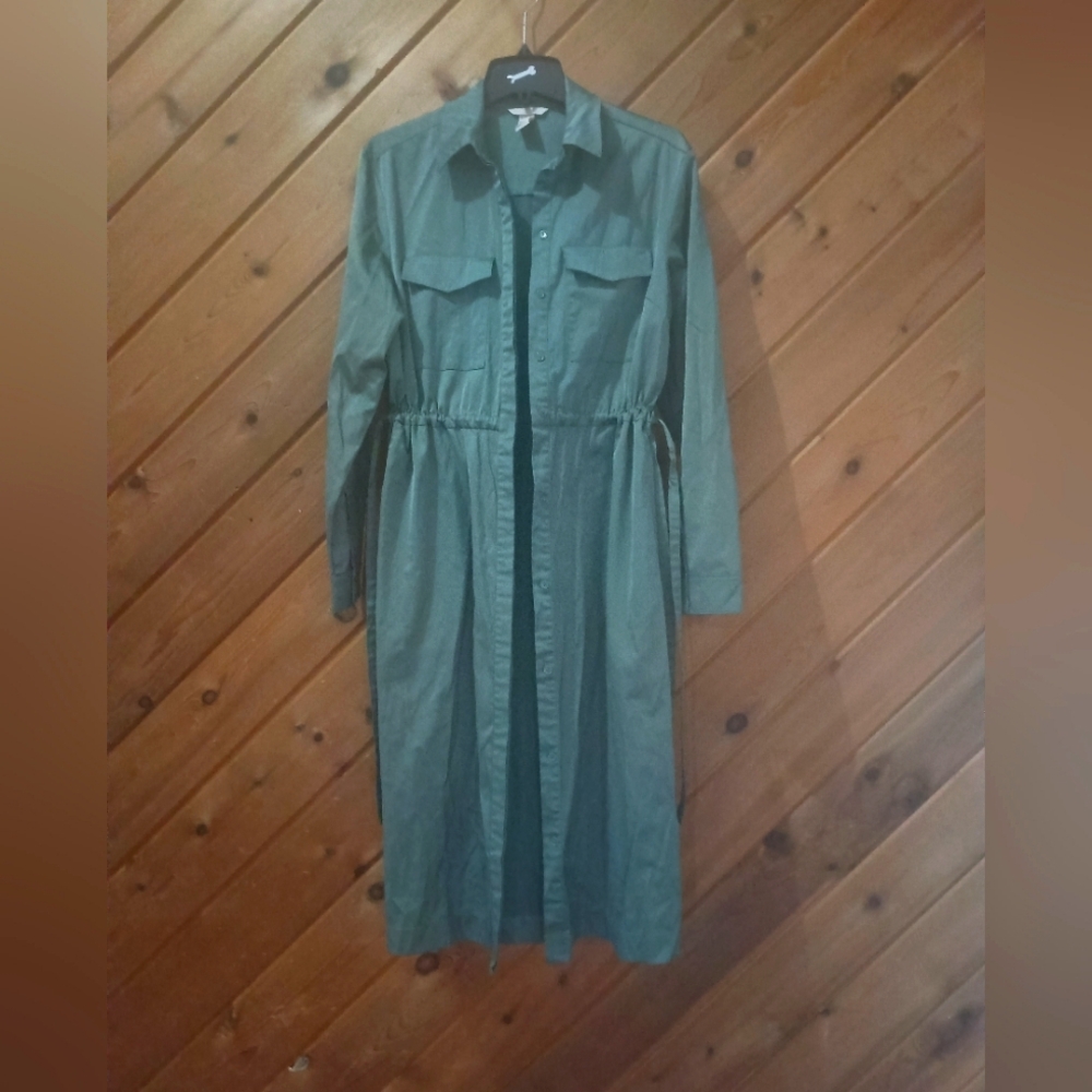 H&M Women's Long-Sleeve Button-Up Dress